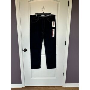 NWT Wrangler Relaxed Fit Straight Leg Men's Jeans Size 36 x 32